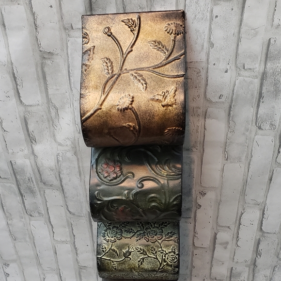 Artistic 5-Bottle Wave Wall-Mount Wine Rack - Brown/Green - Picture 2 of 9